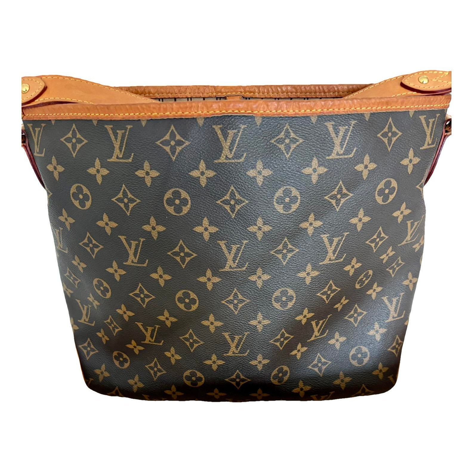 Delightful leather handbag