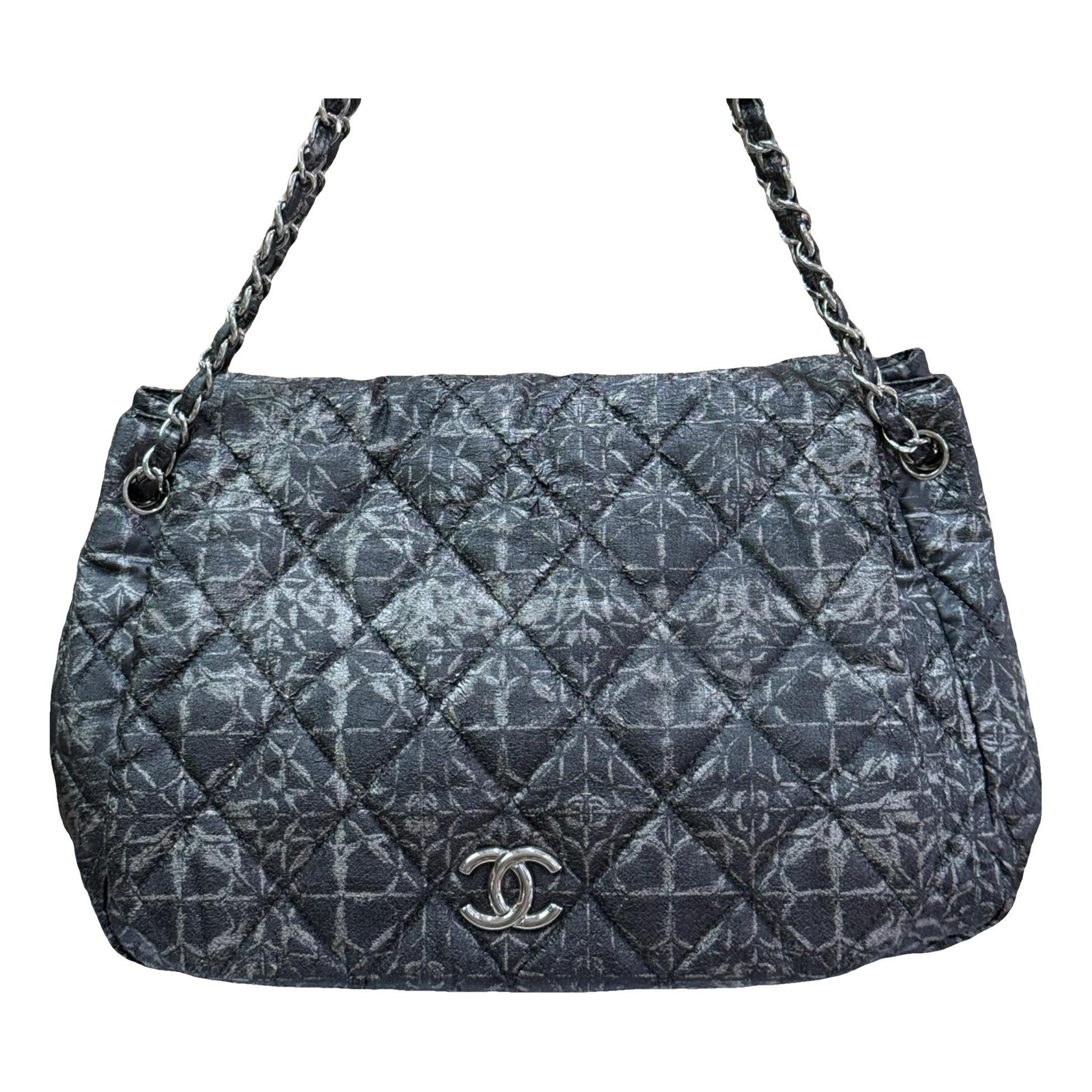 Timeless/Classique leather crossbody bag
