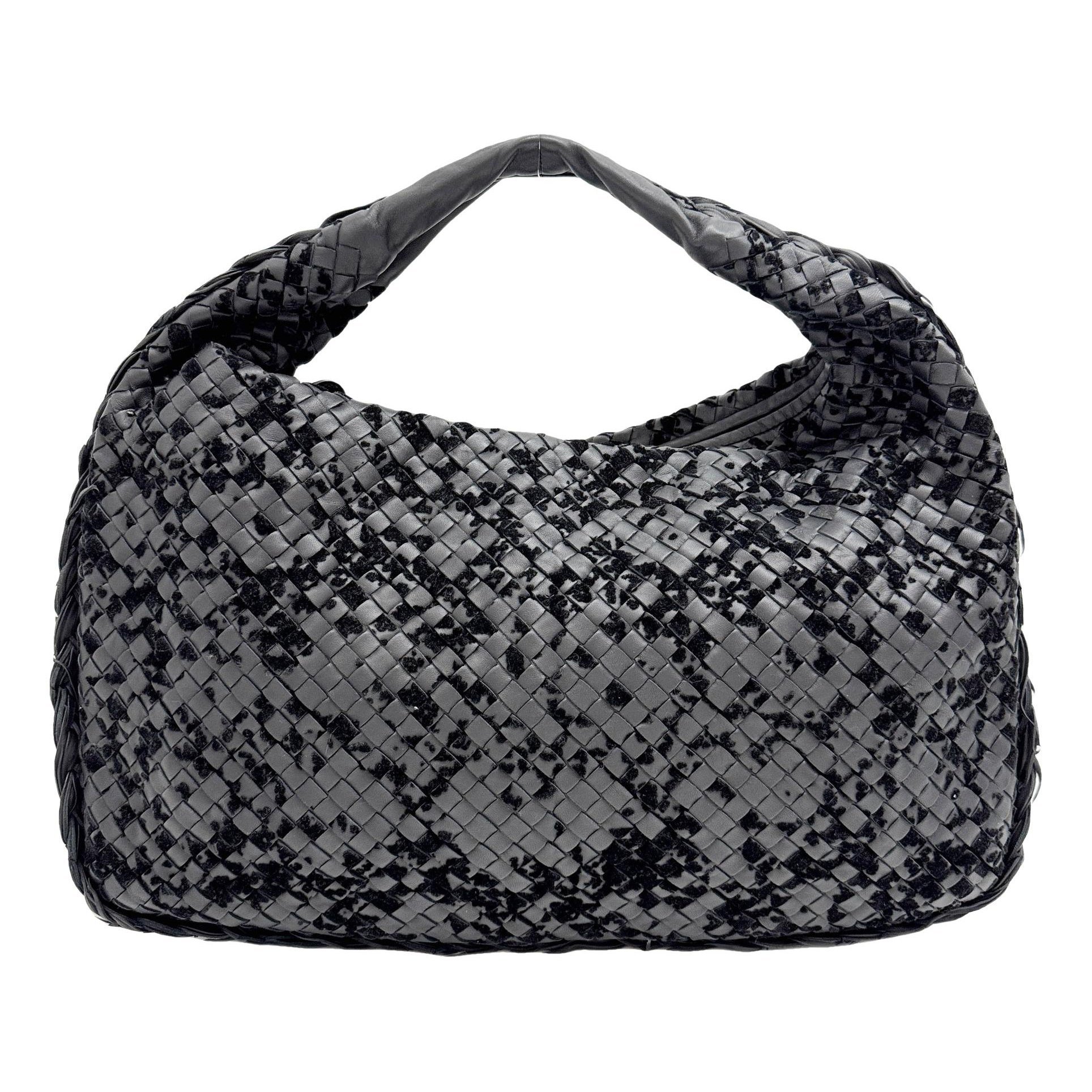 Veneta leather handbag