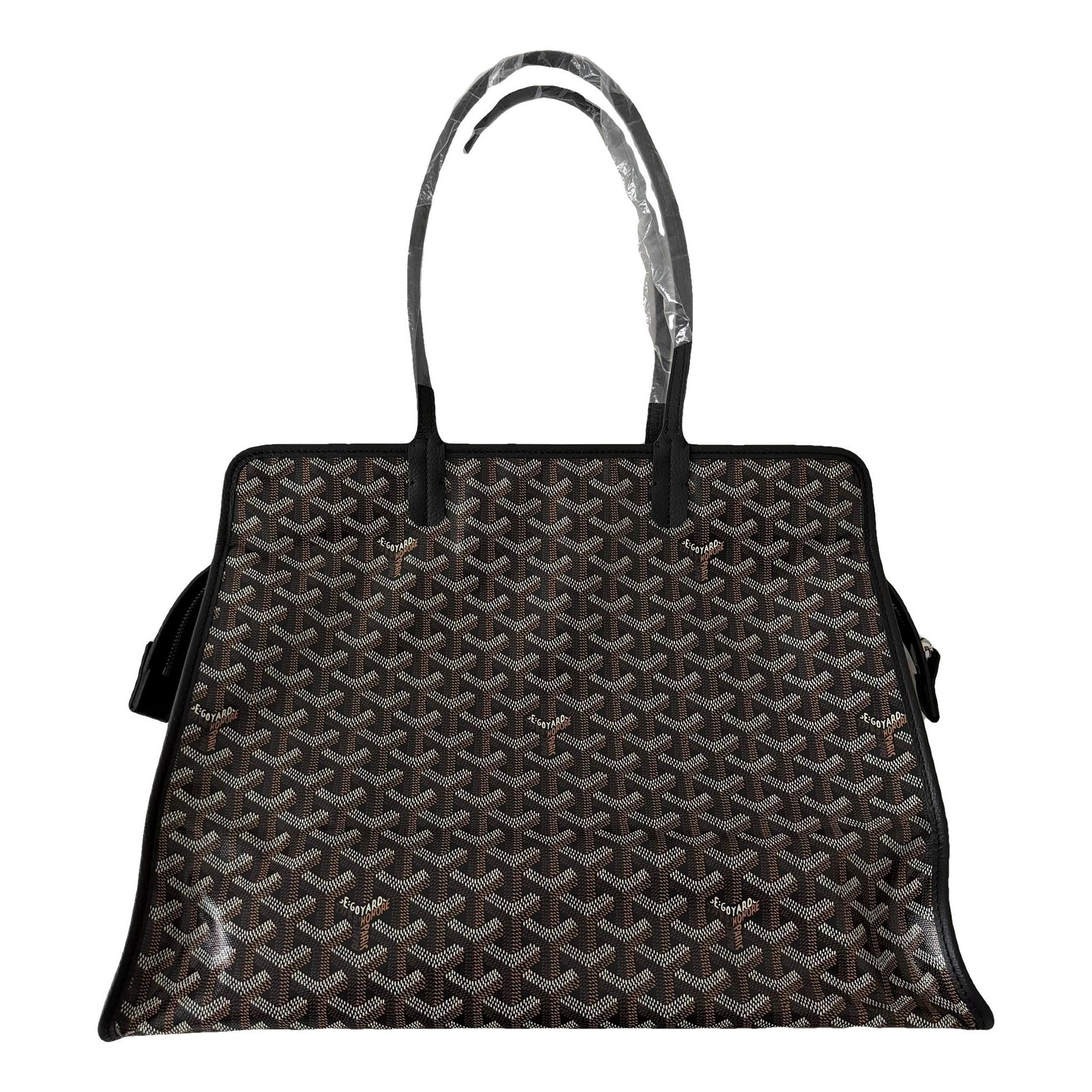Leather travel bag