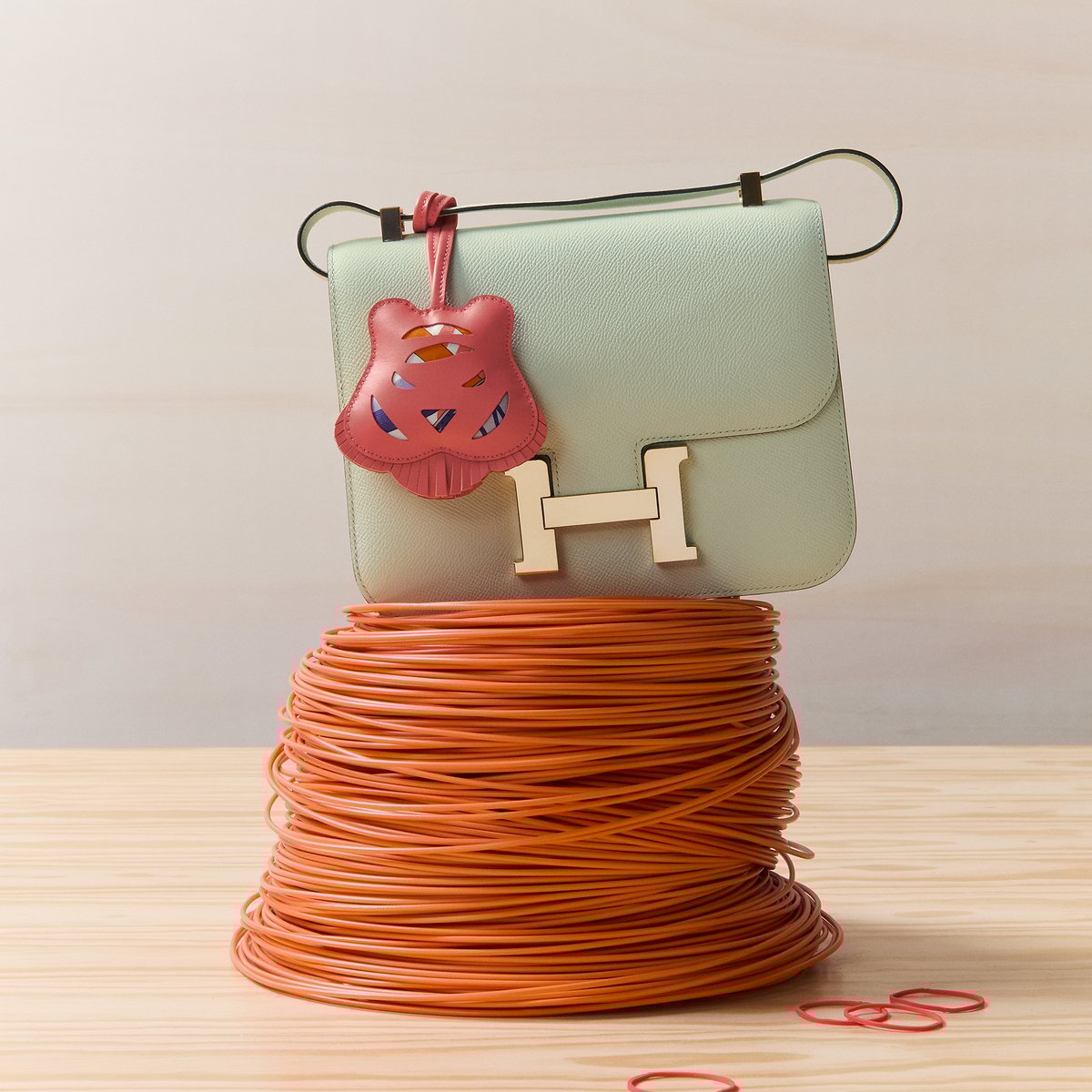 Hermès チャーム 《トラH》 ランダム | BagUSeek