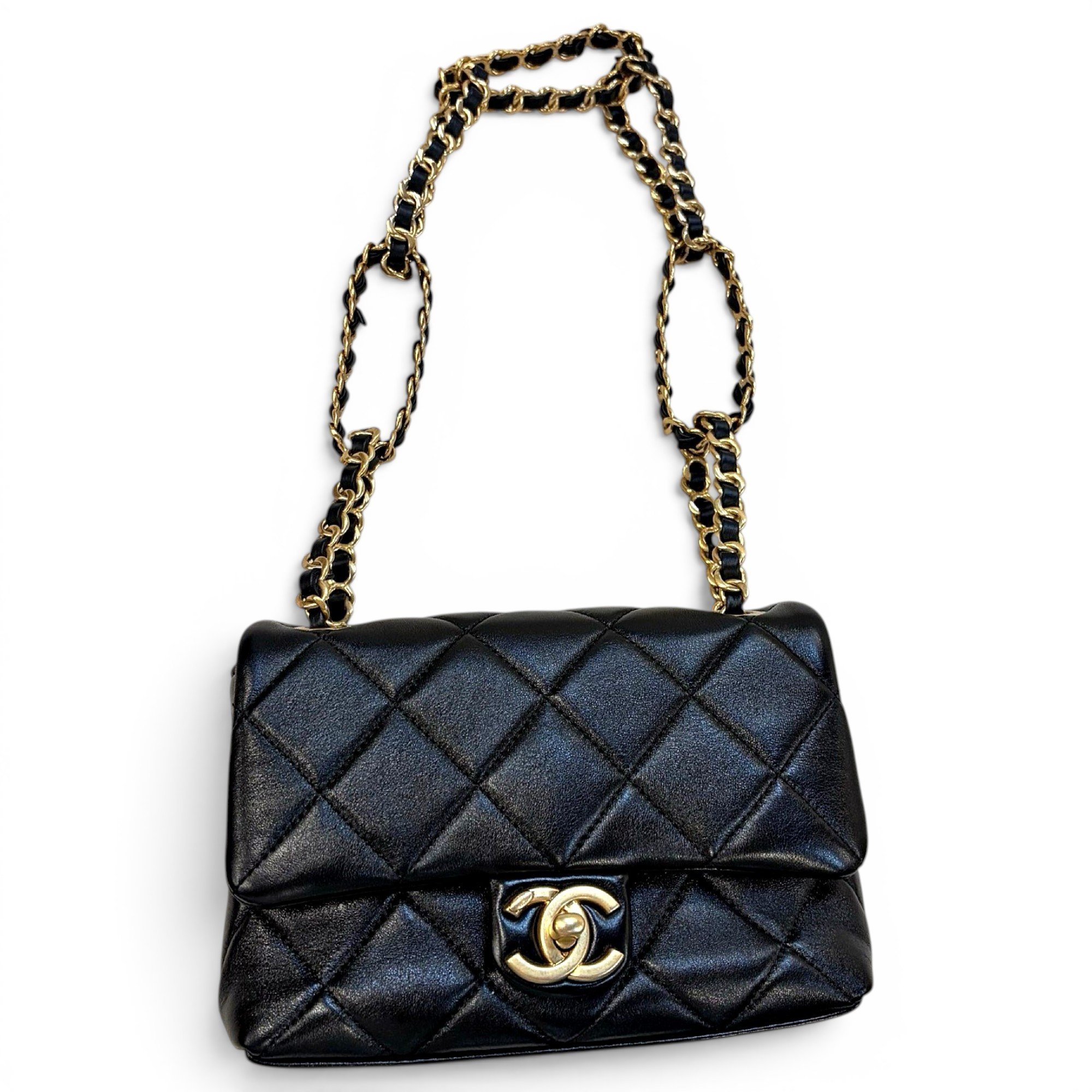 Chanel 19 leather handbag
