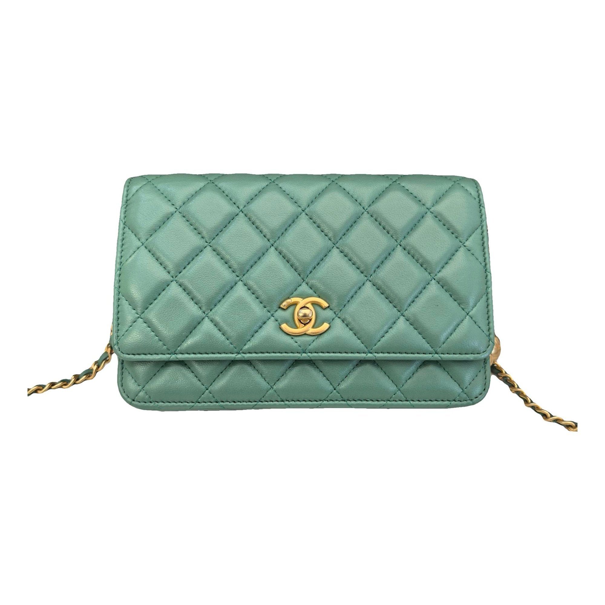 Wallet On Chain Timeless/Classique leather crossbody bag