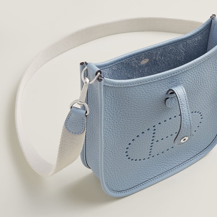 Evelyne 16 Amazone 백
