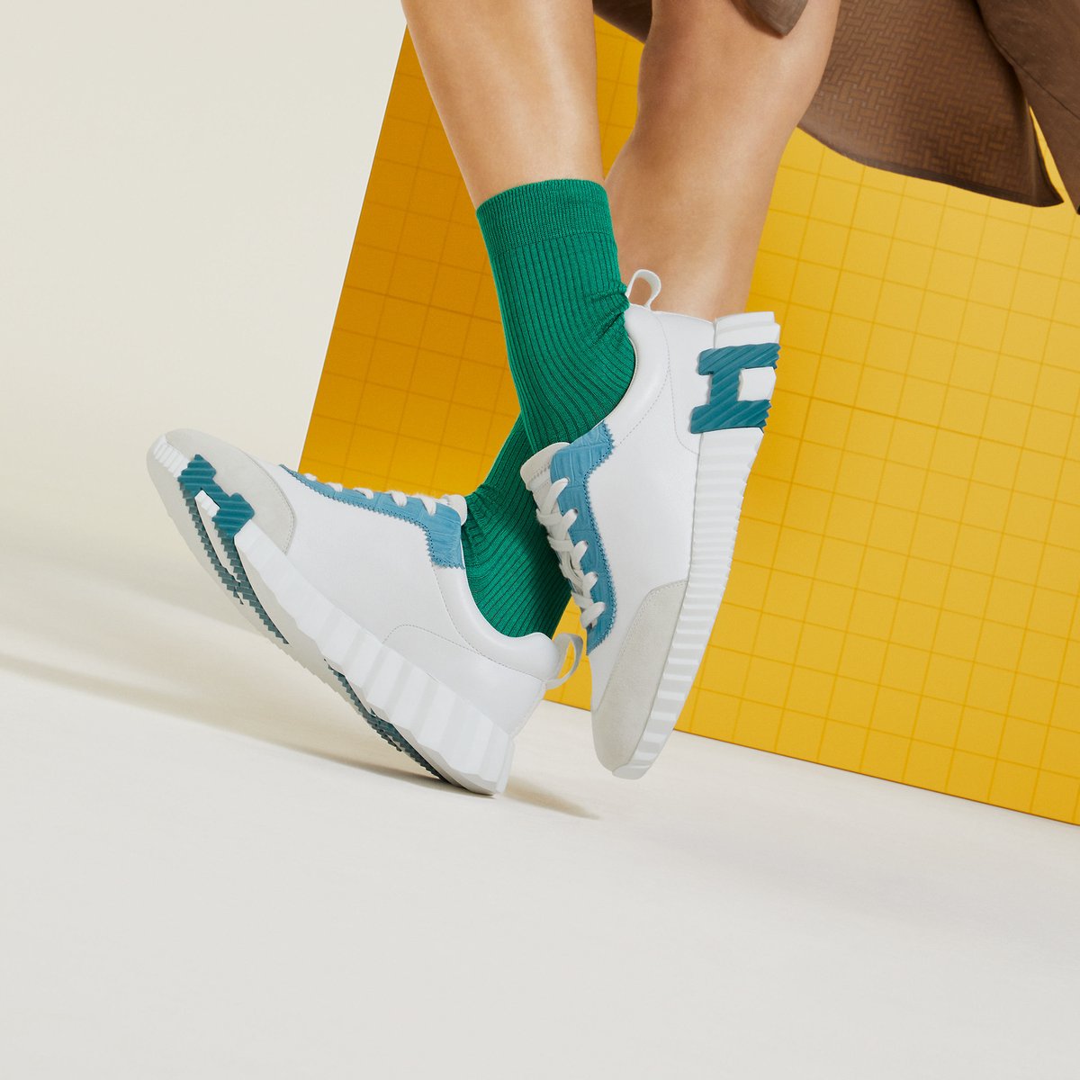 Bouncing sneaker