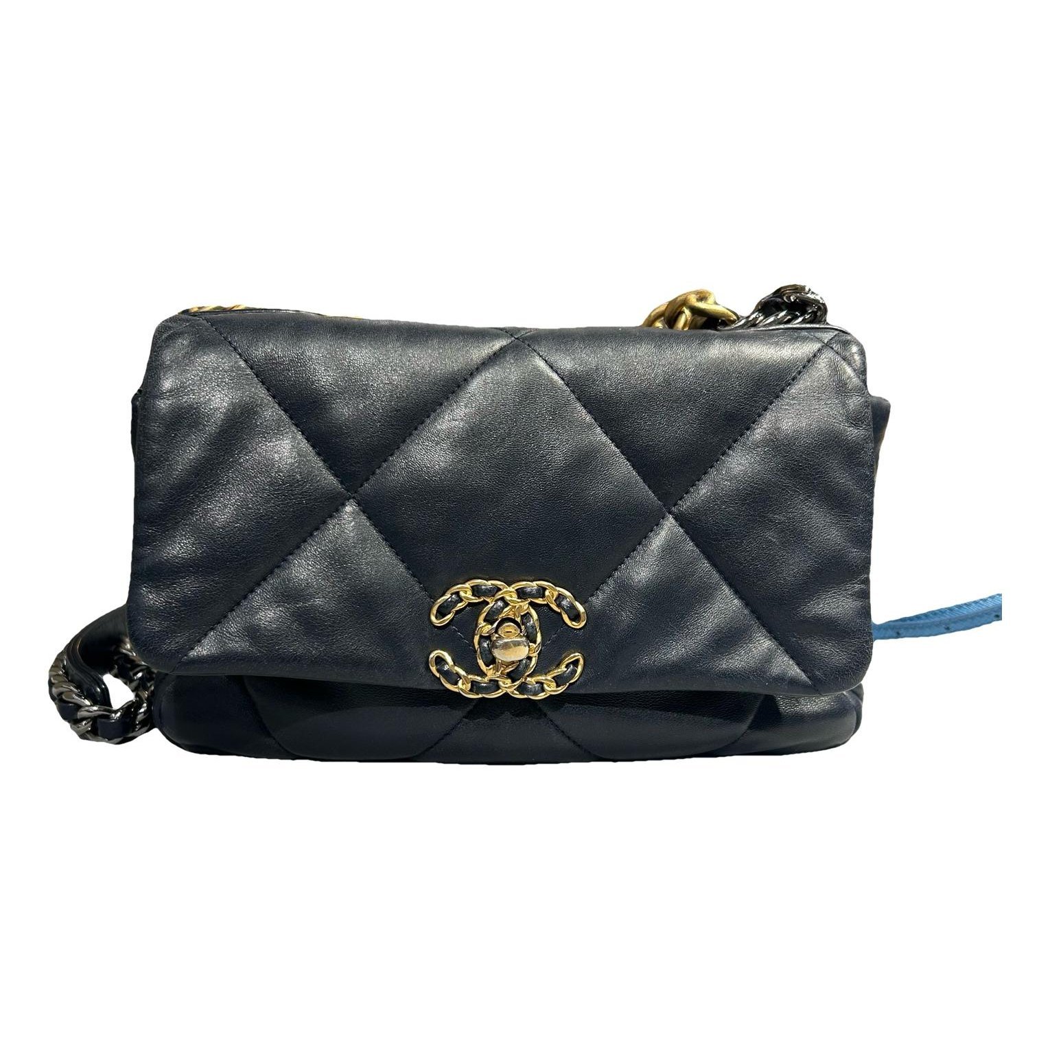 Chanel 19 leather handbag
