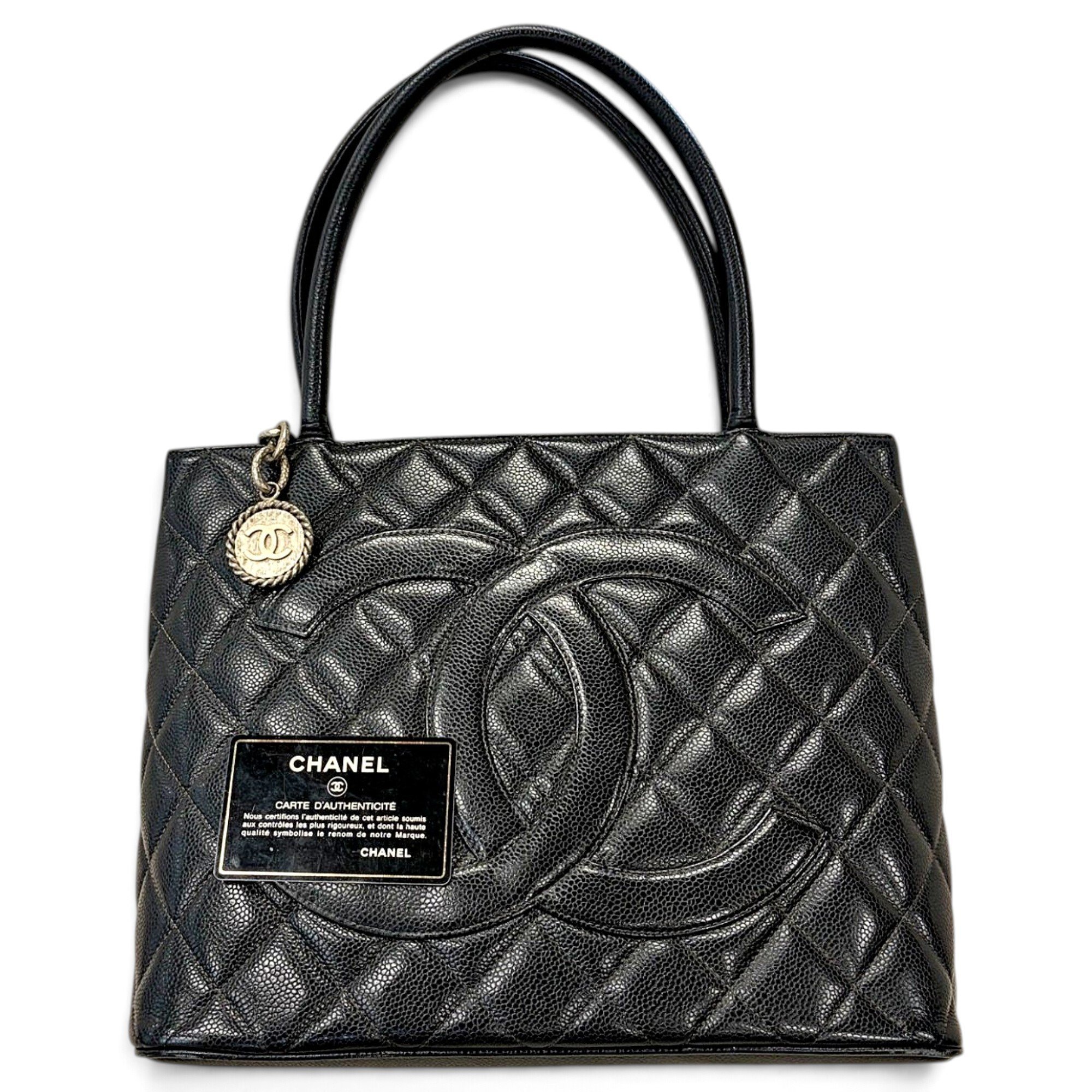 Médaillon leather tote