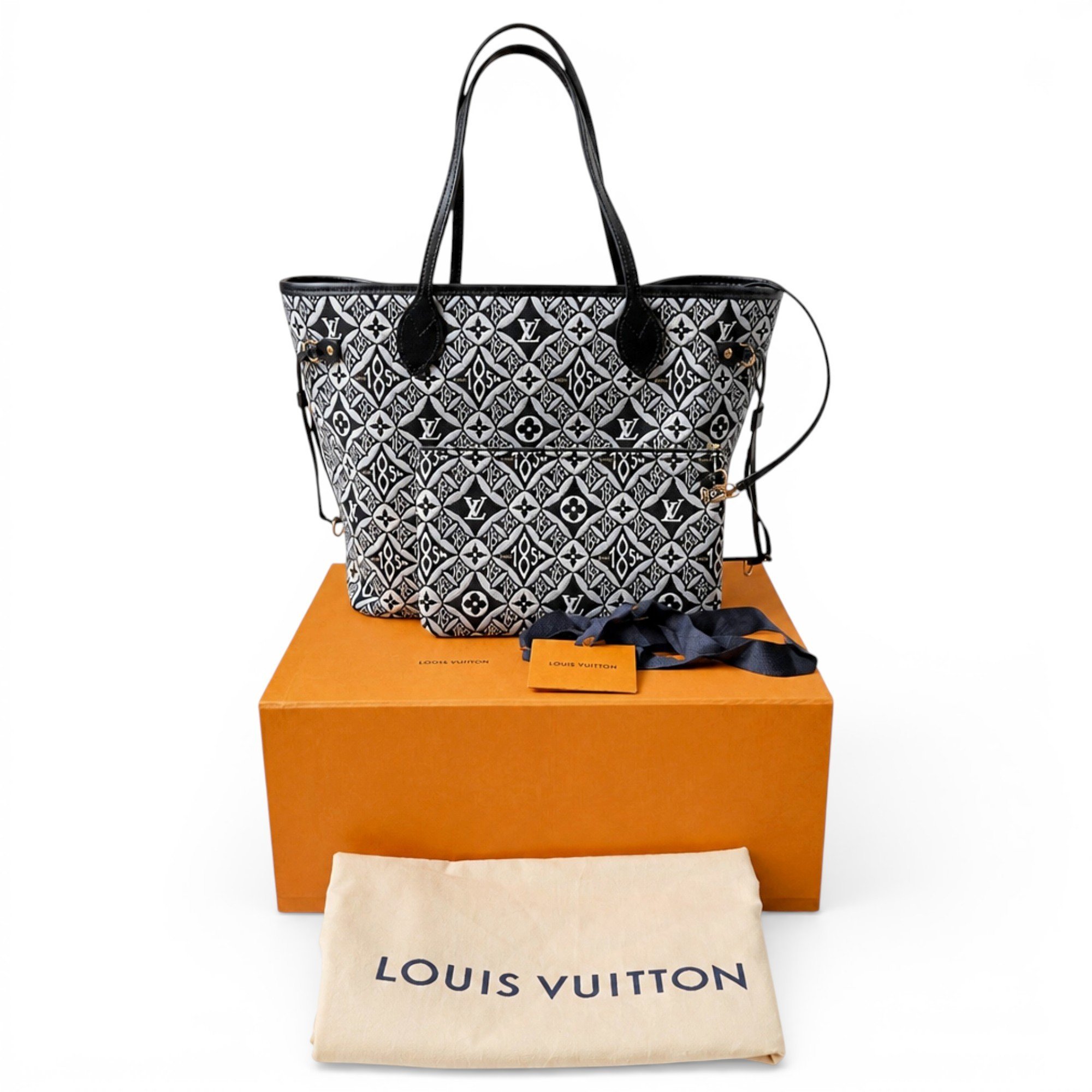 Louis Vuitton Neverfull cloth tote