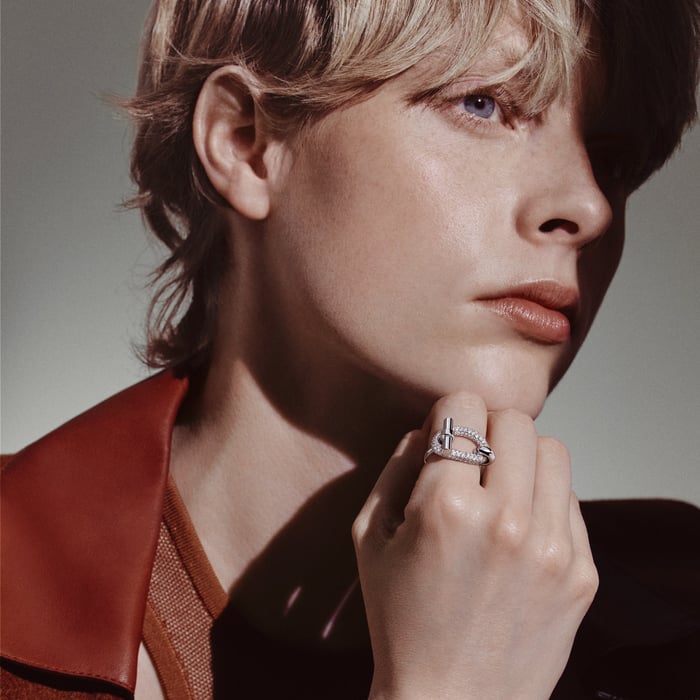 Sans Coloris Adage Ring