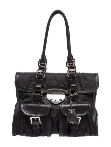 Signature Shoulder Bag