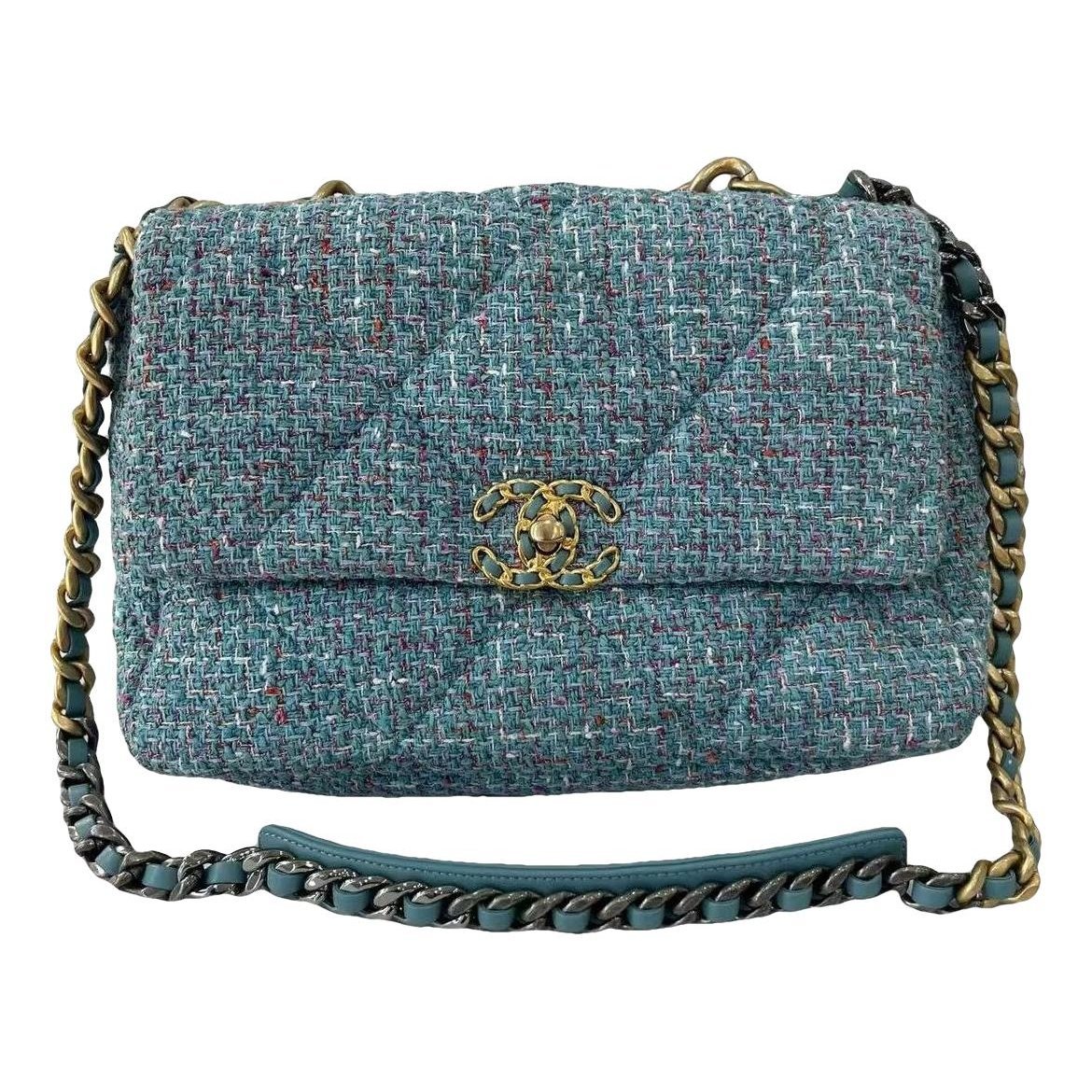 Chanel 19 leather handbag