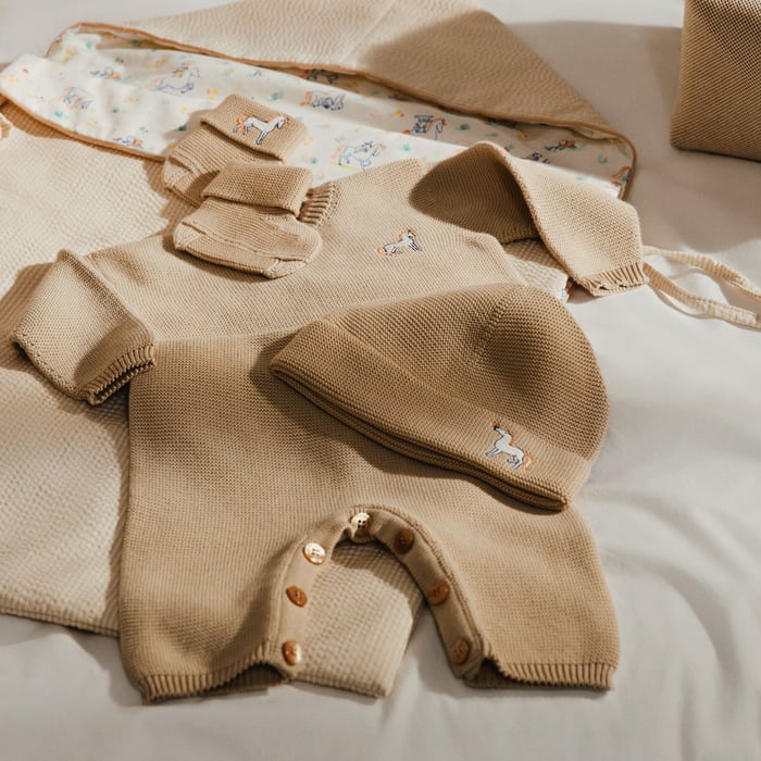 Blanc Crème Cabriole Baby Gift Set