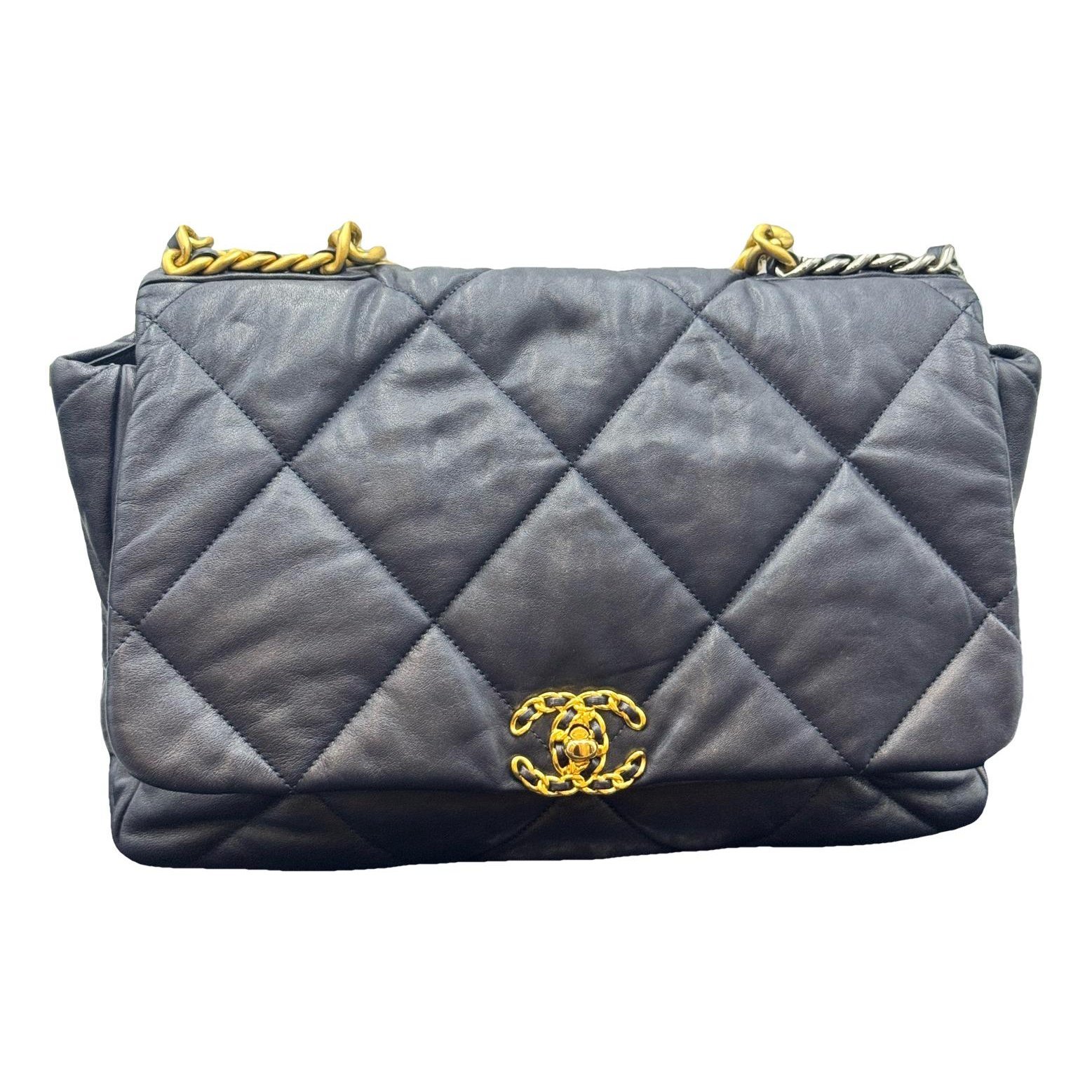 Chanel 19 leather handbag