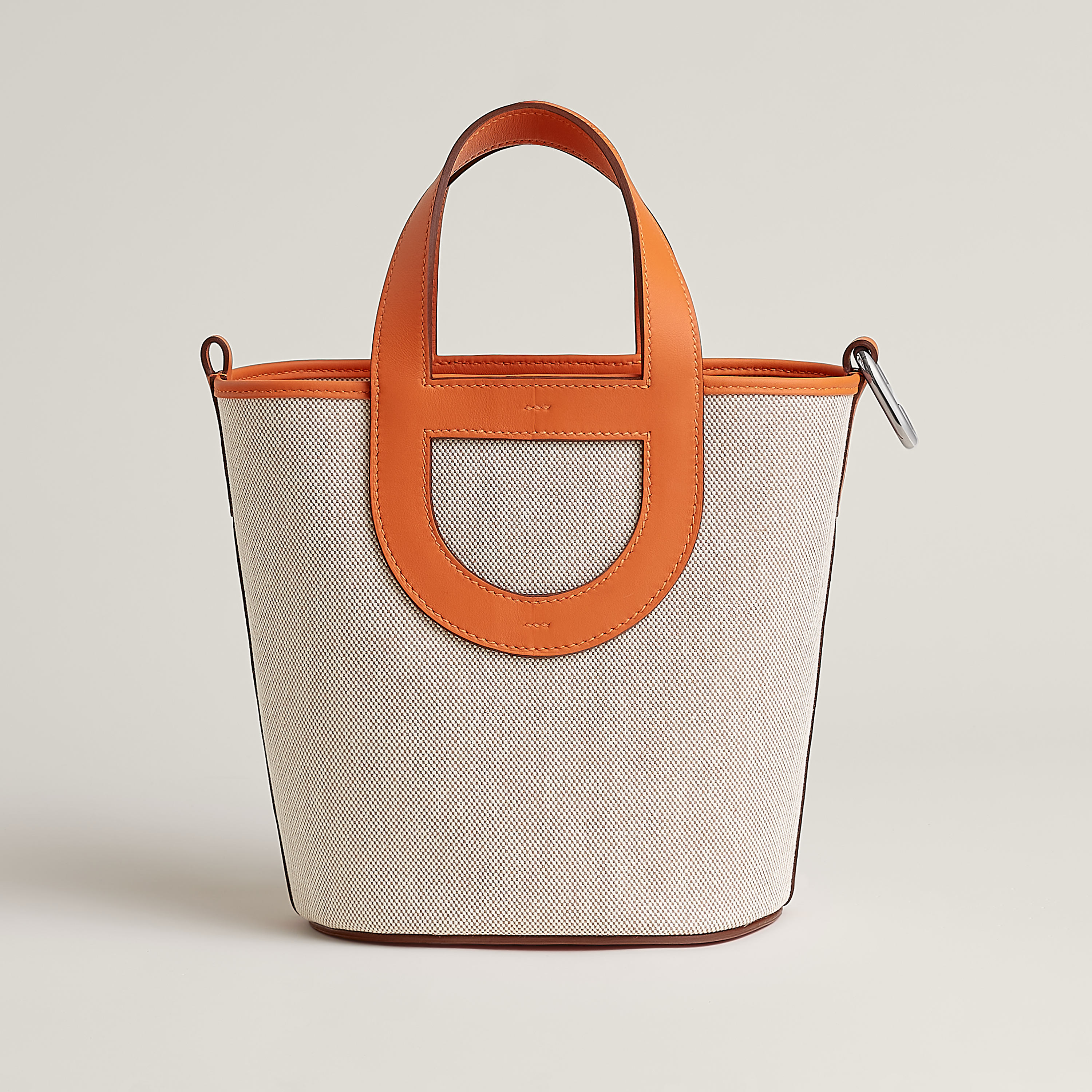 Hermès In-the-Loop 18 백