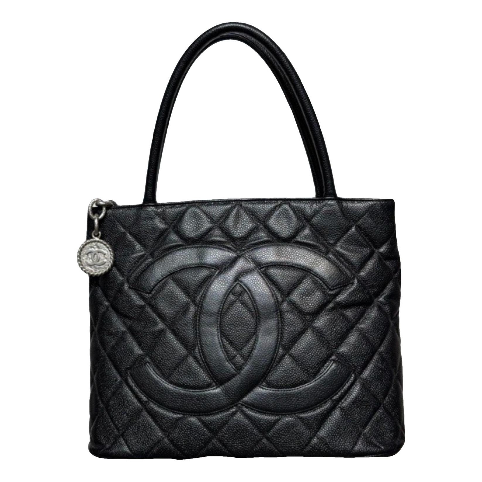 Médaillon leather tote