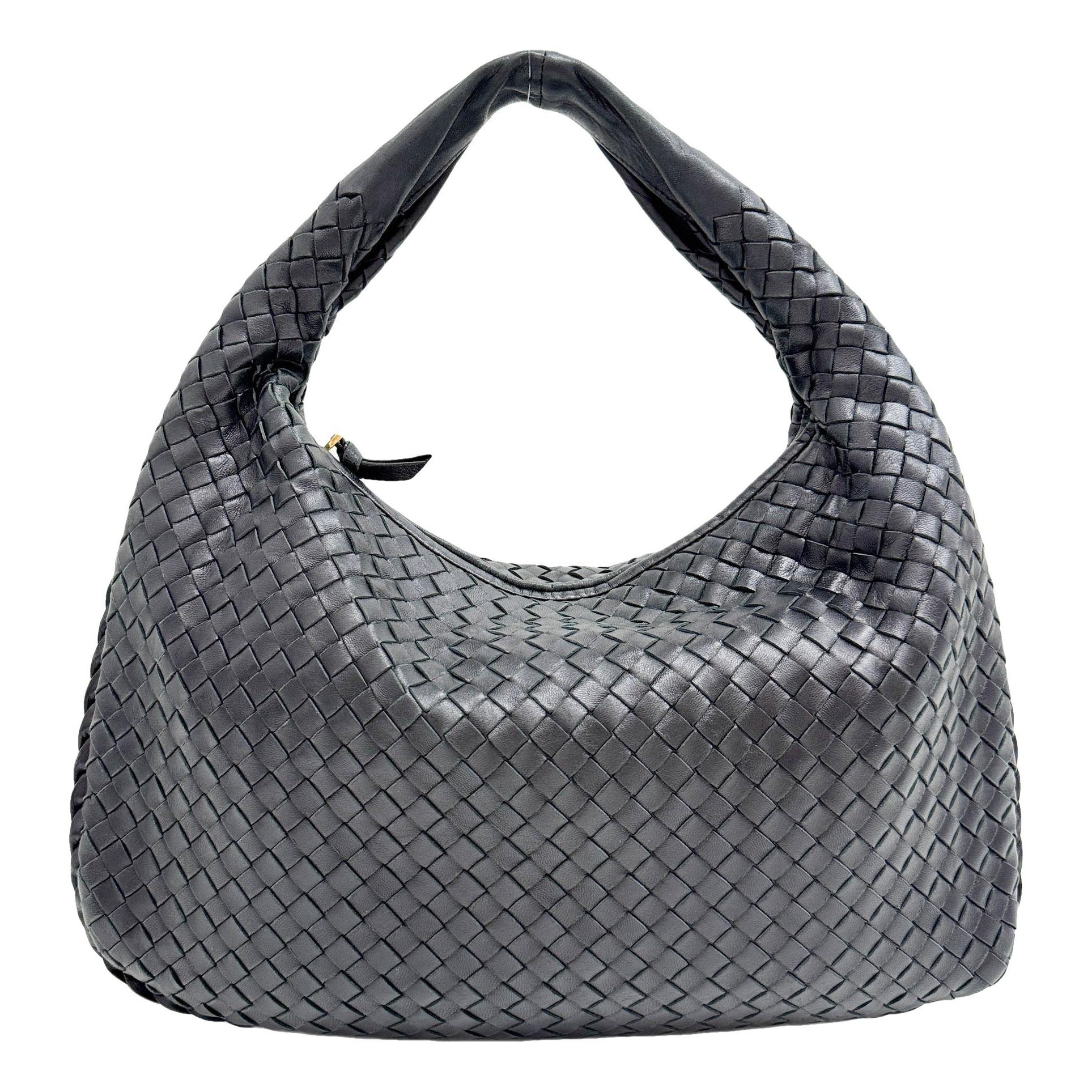 Veneta leather handbag