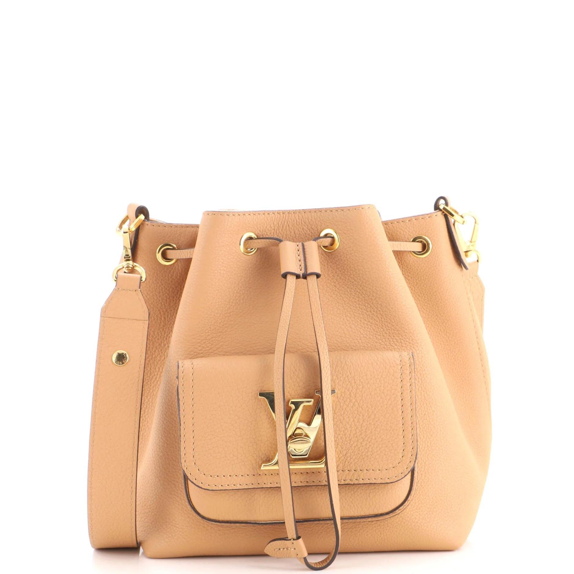 Lockme Bucket leather handbag