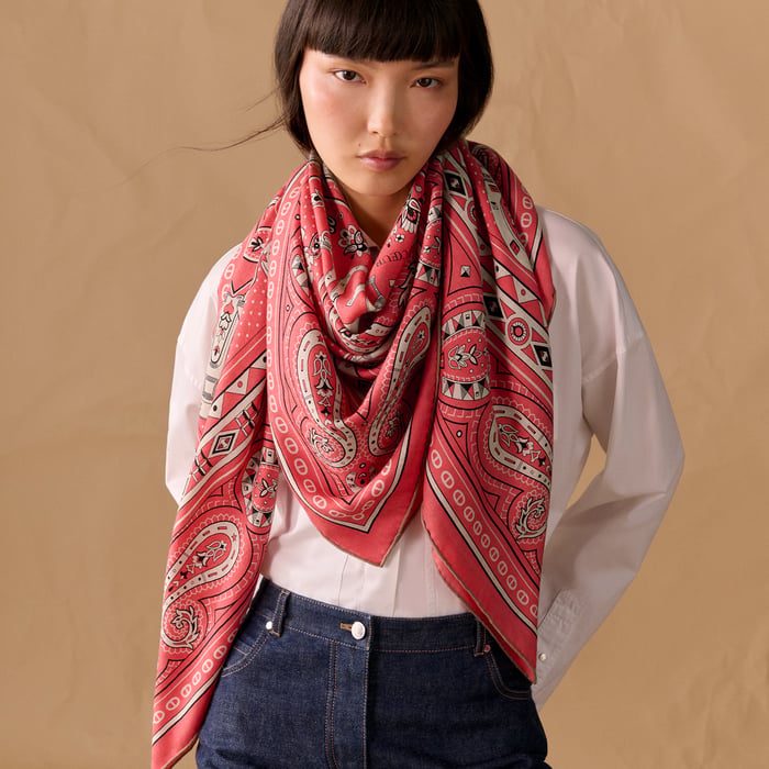 Cheval De Coeur Bandana Shawl 140