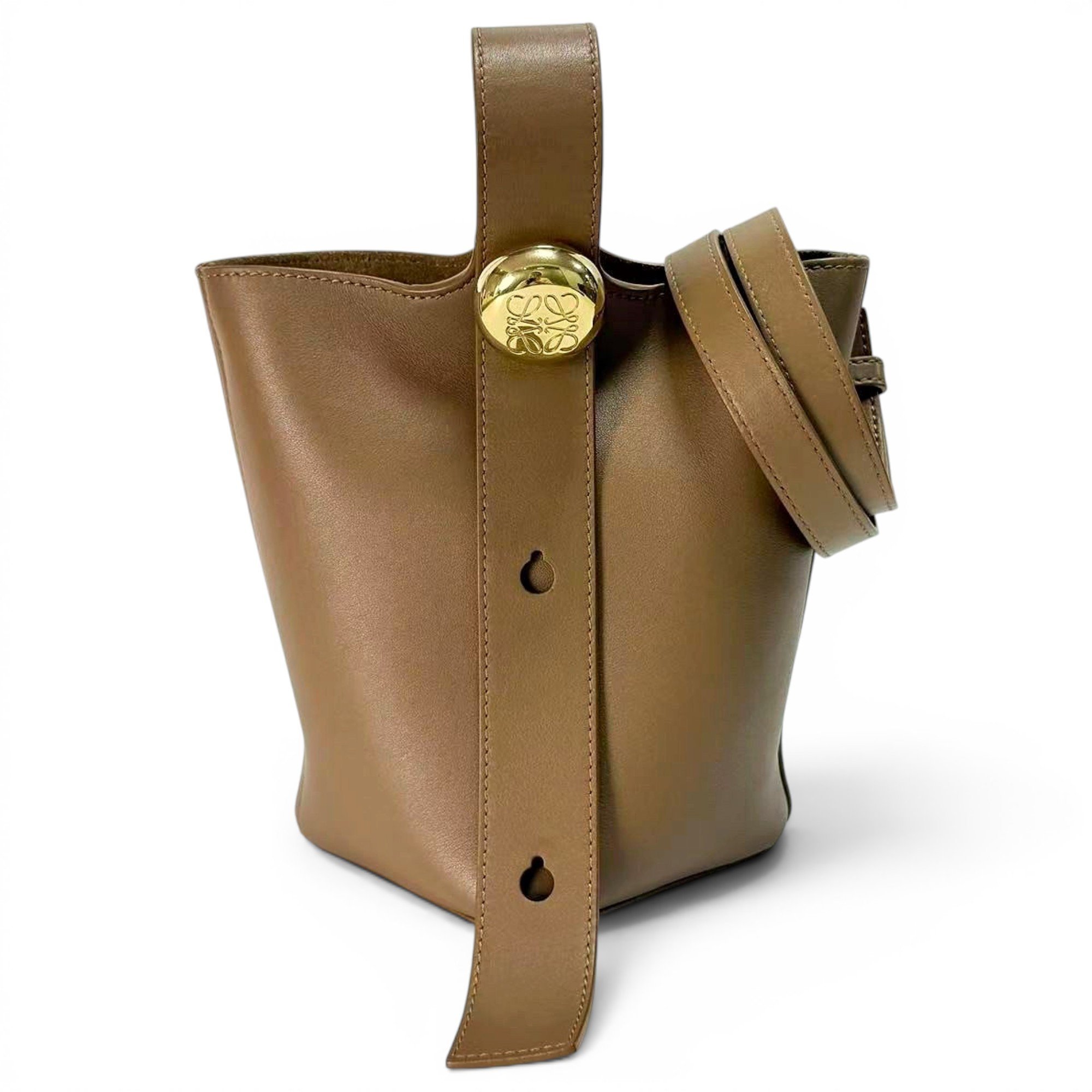 Loewe Pebble leather crossbody bag