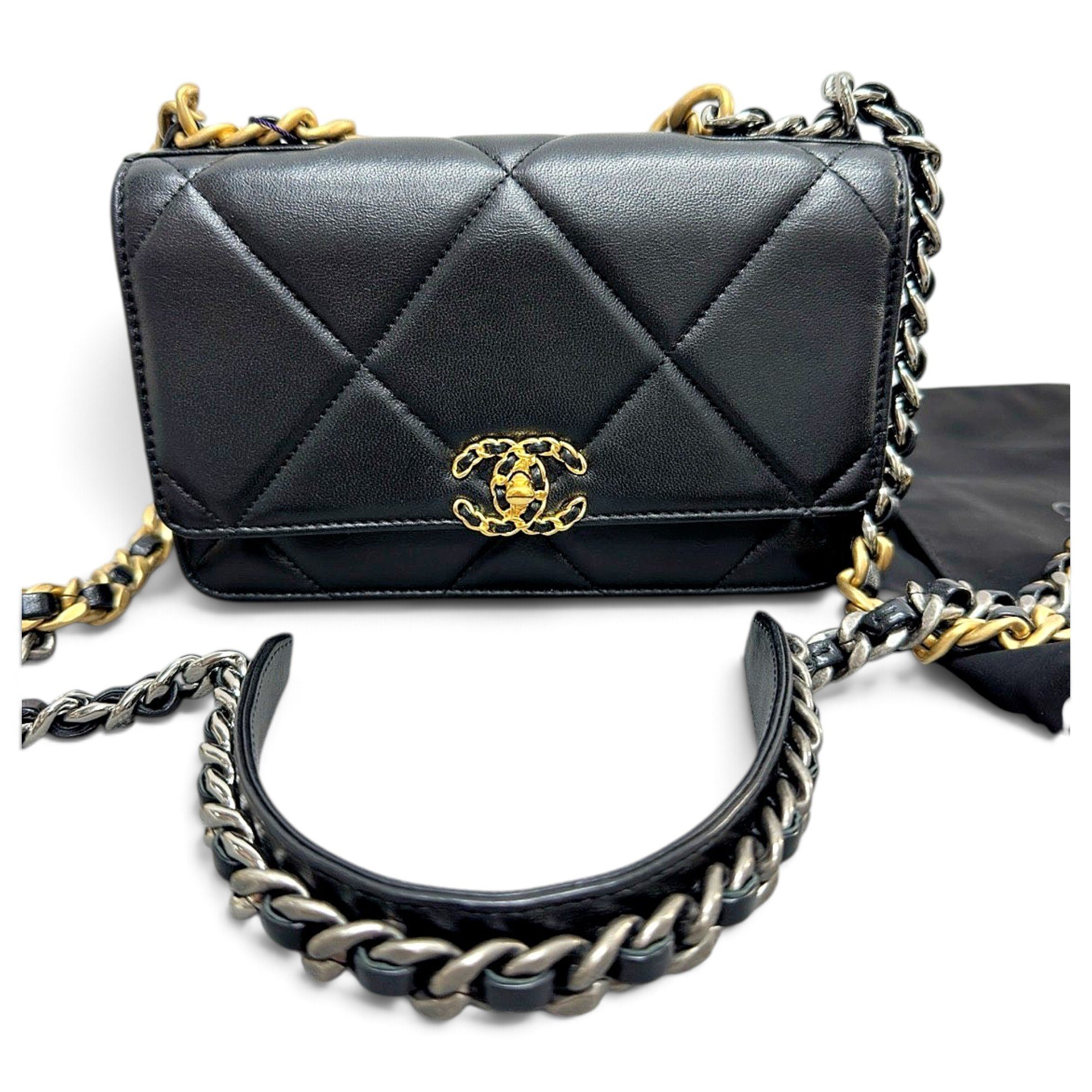 Wallet On Chain Chanel 19 leather handbag