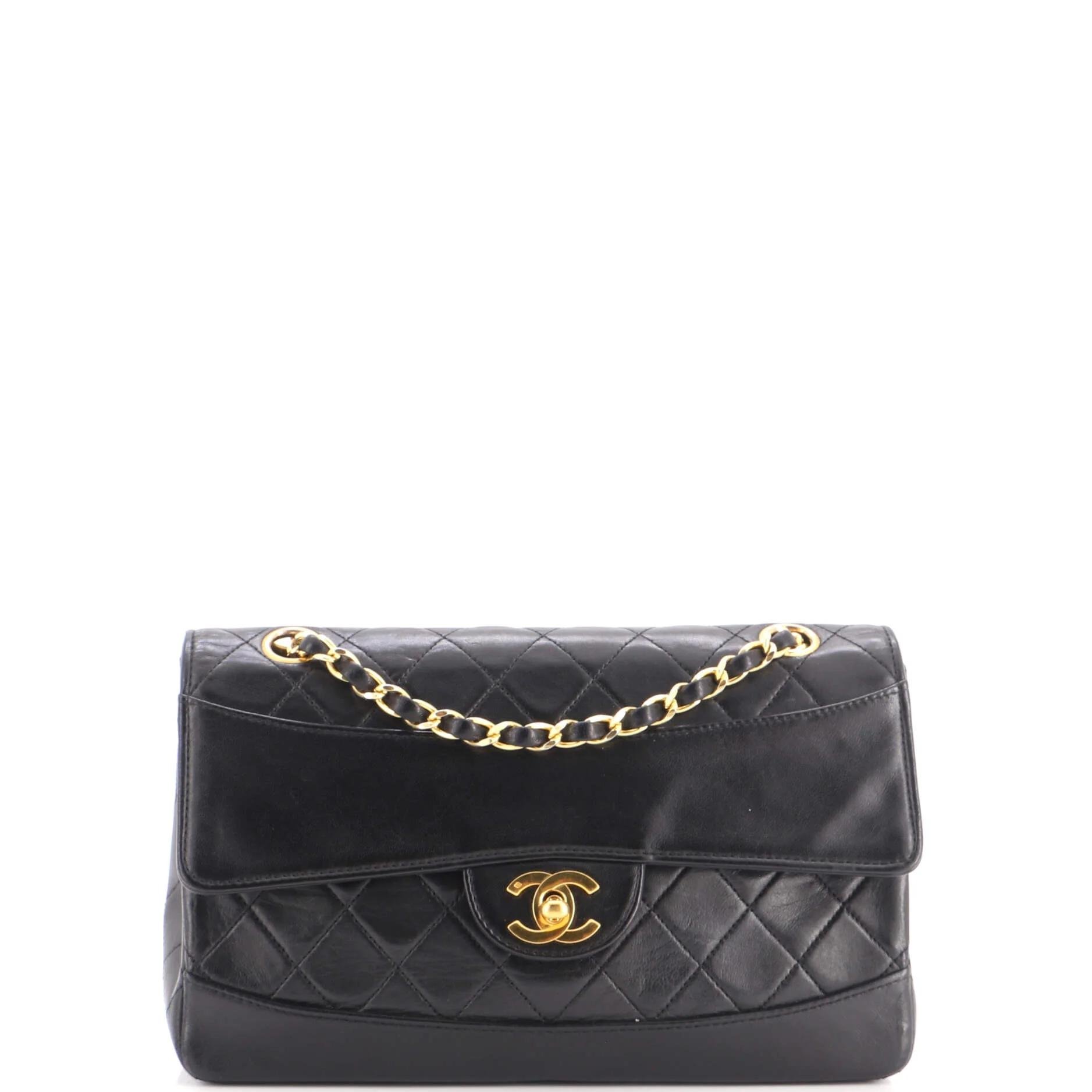 Vintage CC Chain leather handbag