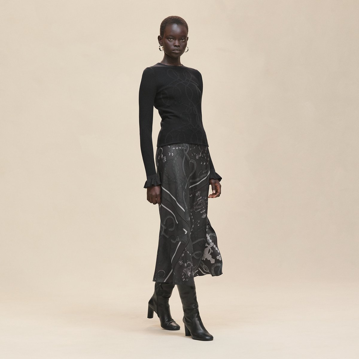 Noir "Palefroi Remix" Light Long-sleeve Sweater