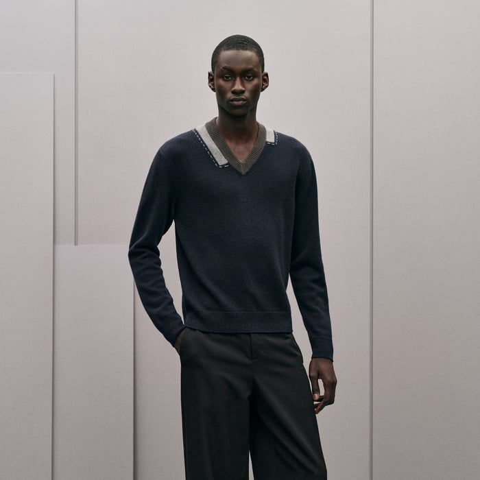 Marine "Decoupe Sellier" V-neck Cashmere Sweater