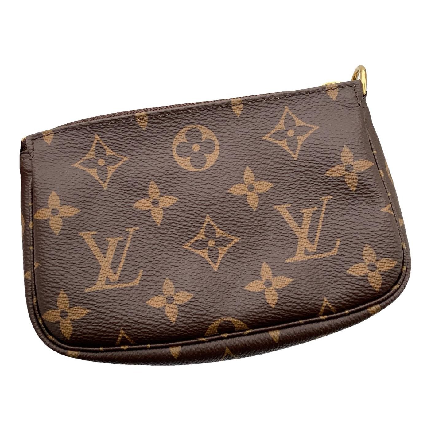 Pochette Accessoire leather handbag