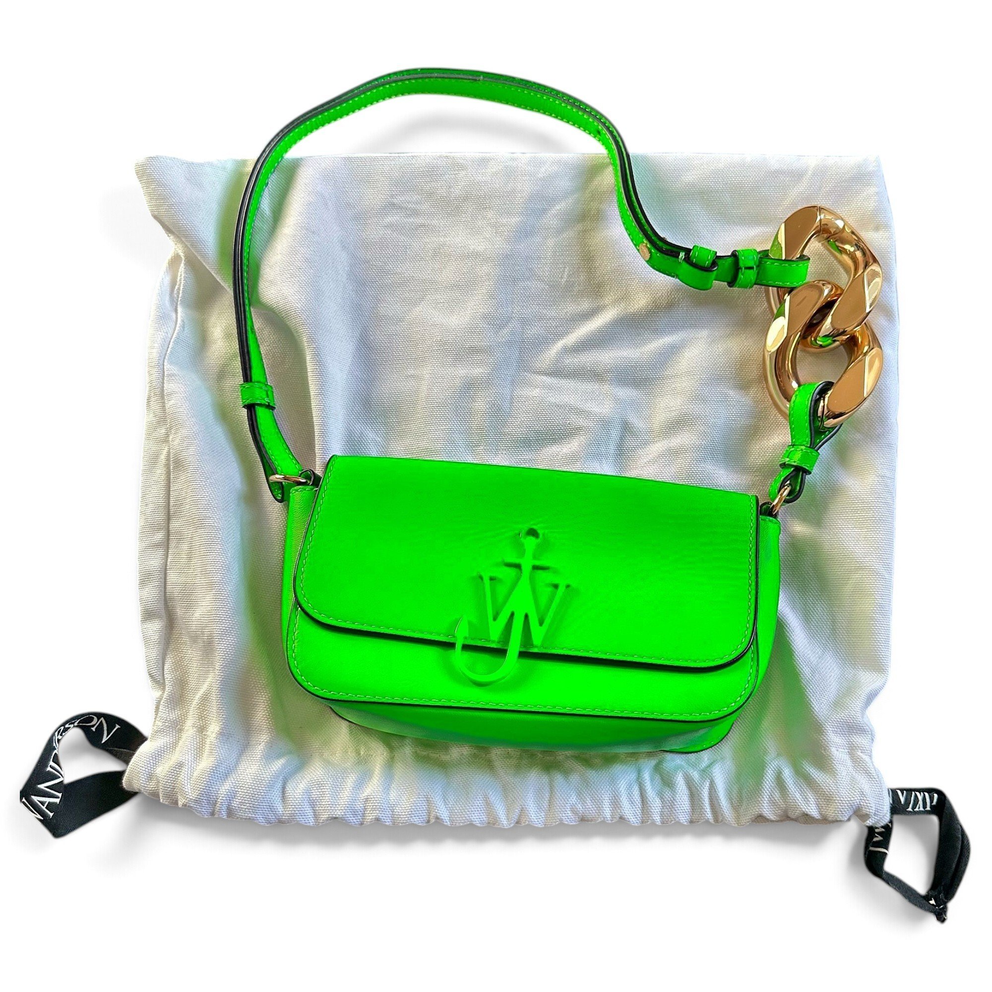 Chain leather handbag