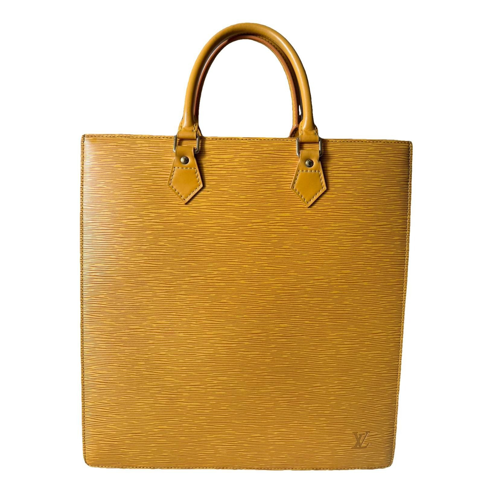 Plat leather handbag