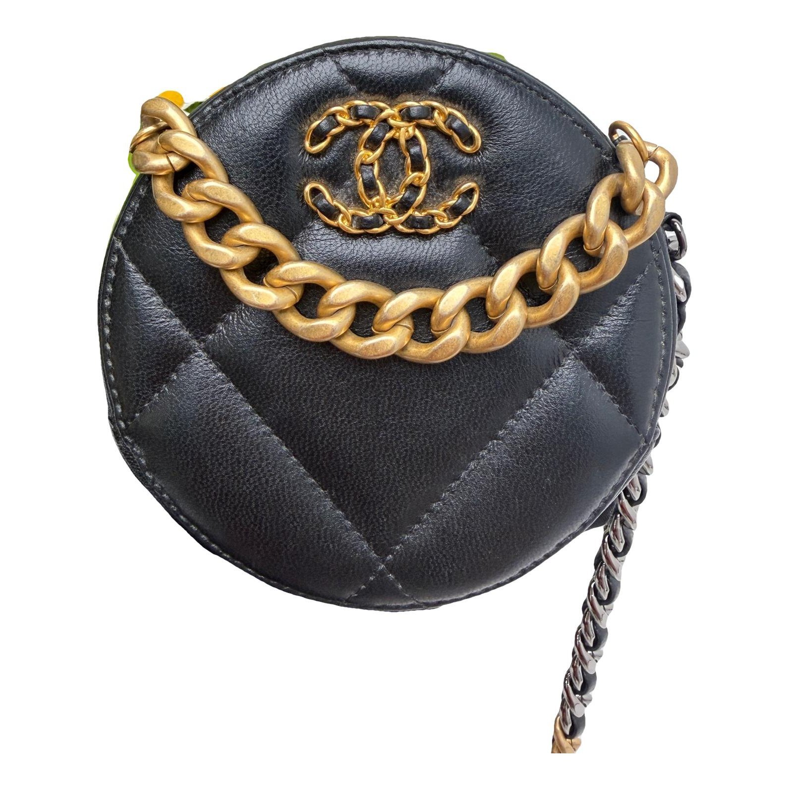 Chanel 19 leather handbag