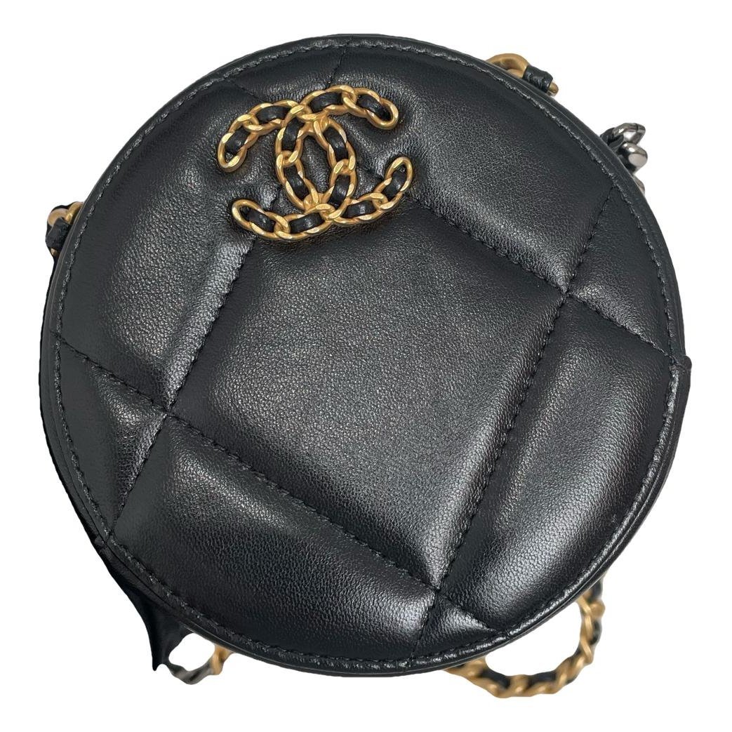 Chanel 19 leather handbag
