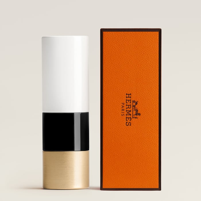 75 – rouge Amazone Matte Lipstick, Engraved Limited Edition, Rouge Amazone