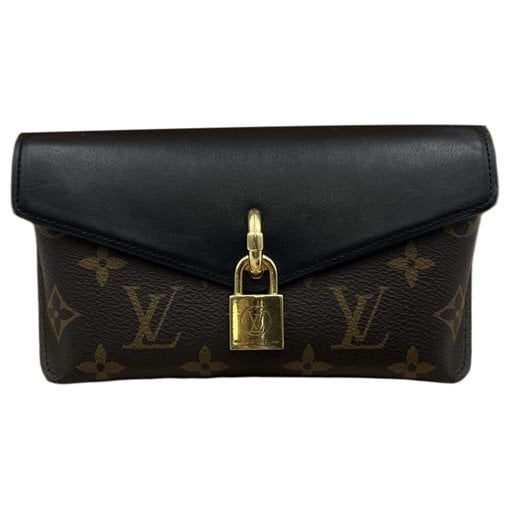 Louis Vuitton Chantilly Lock leather bag