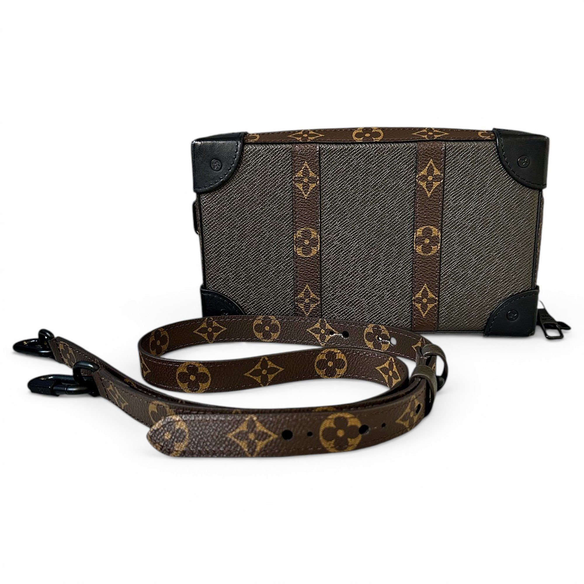 City Trunk leather crossbody bag