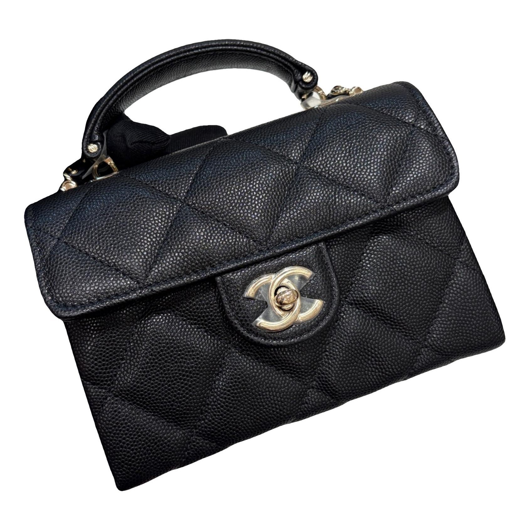 Timeless Classique Top Handle leather handbag