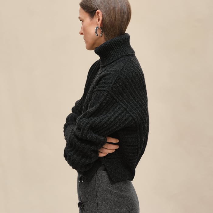 Gris Volcanique Long-sleeve Thick Sweater