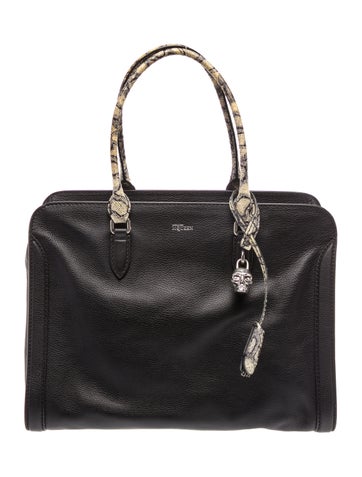 Skull Shoulder Bag