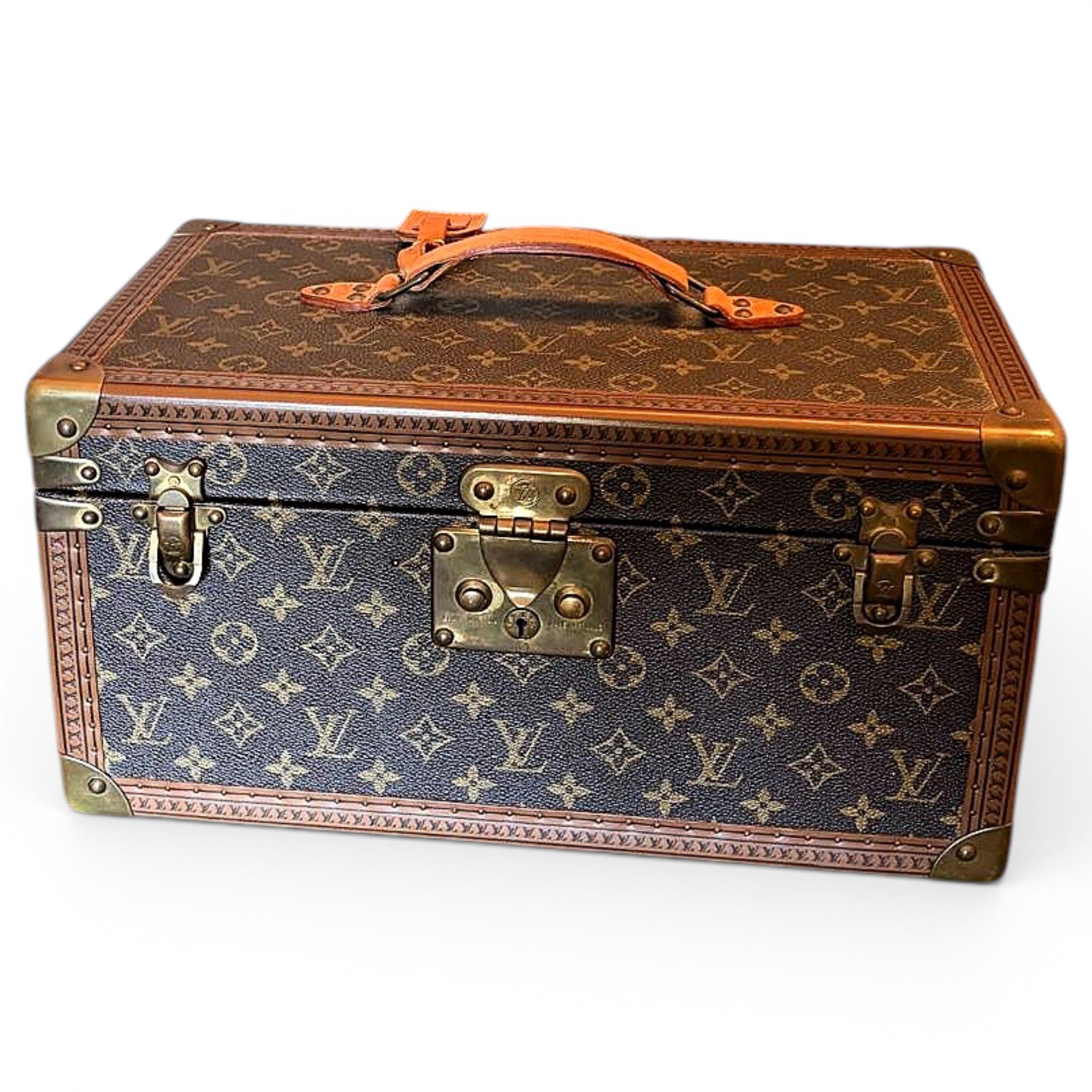 Cloth vanity case