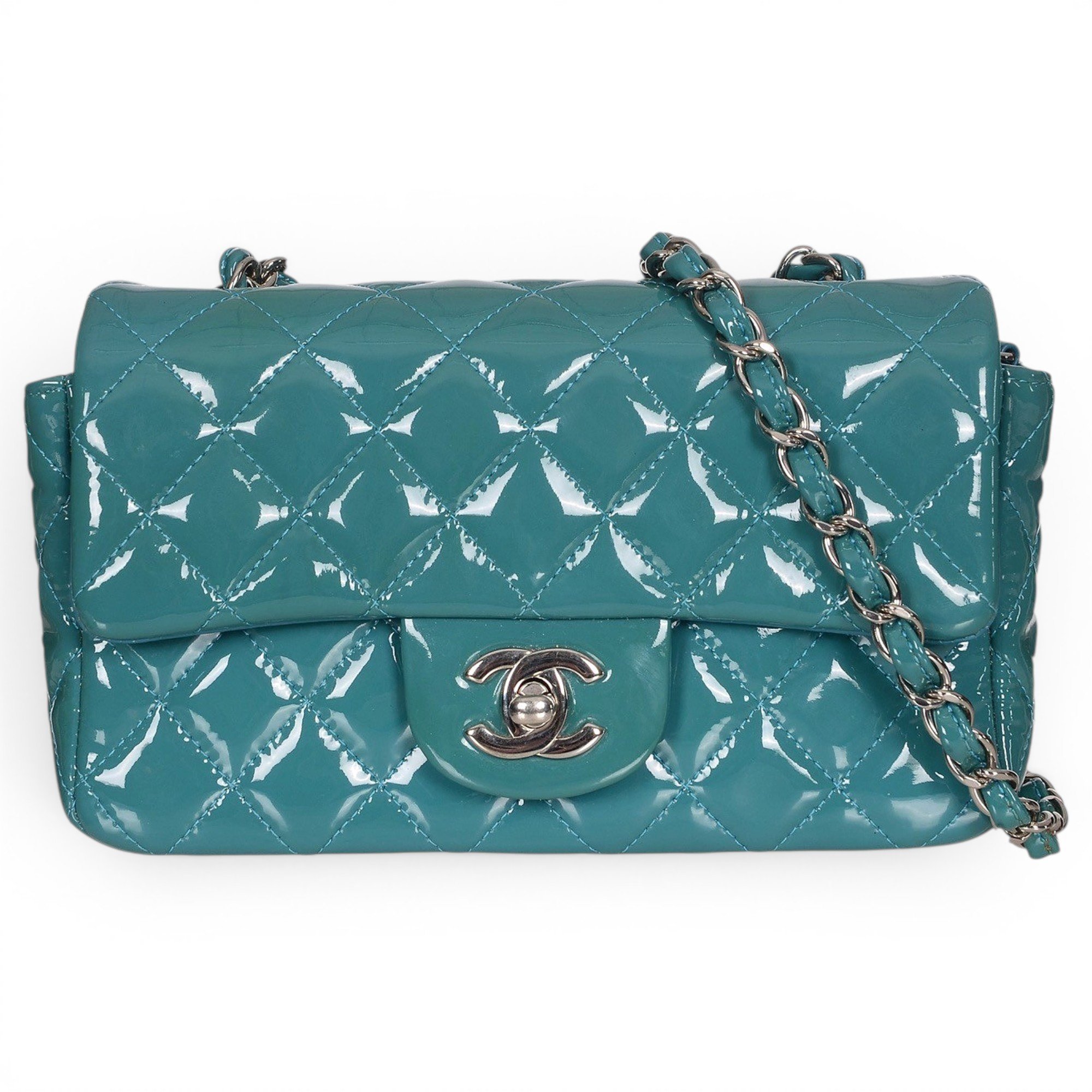 Timeless/Classique patent leather crossbody bag