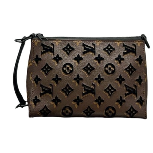 Triangle leather handbag