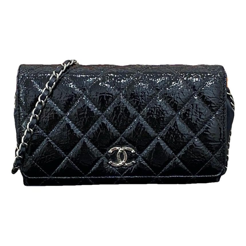 Wallet On Chain Timeless/Classique patent leather crossbody bag