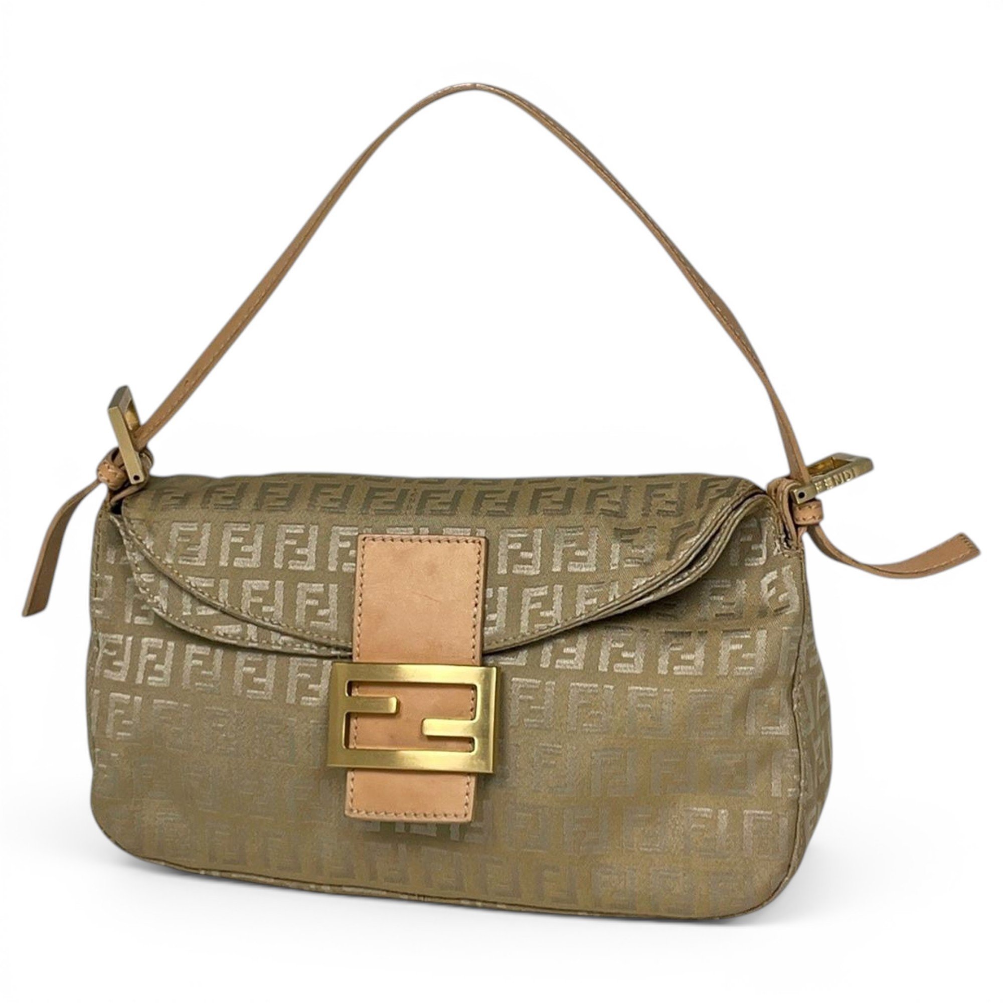 Pocket leather handbag
