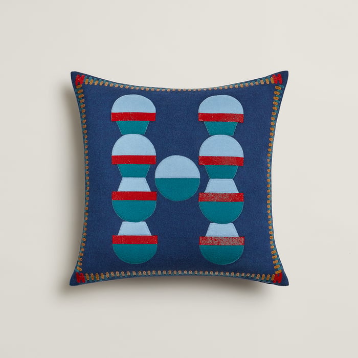 Marine En Equilibre Pillow