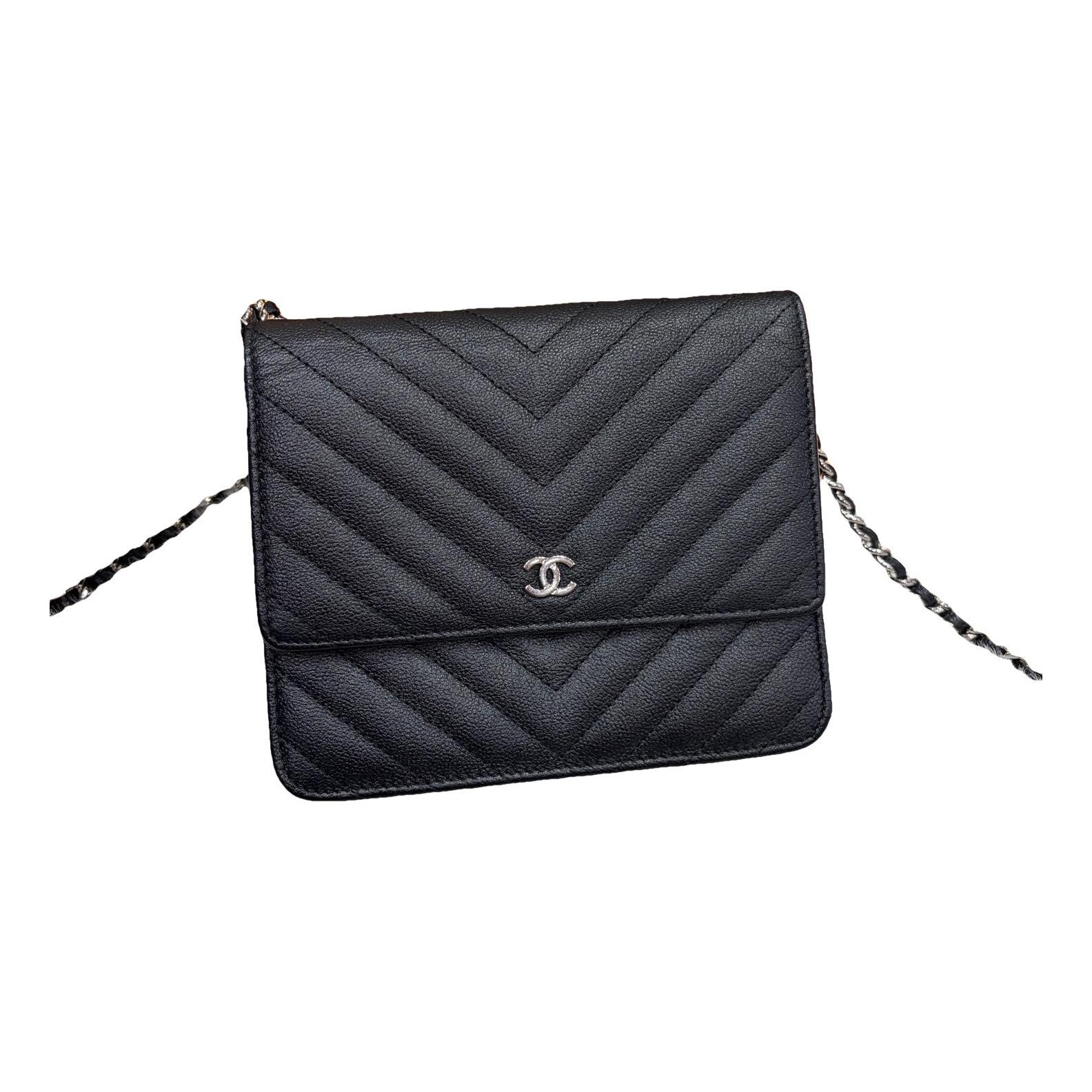 Wallet On Chain Timeless/Classique leather crossbody bag