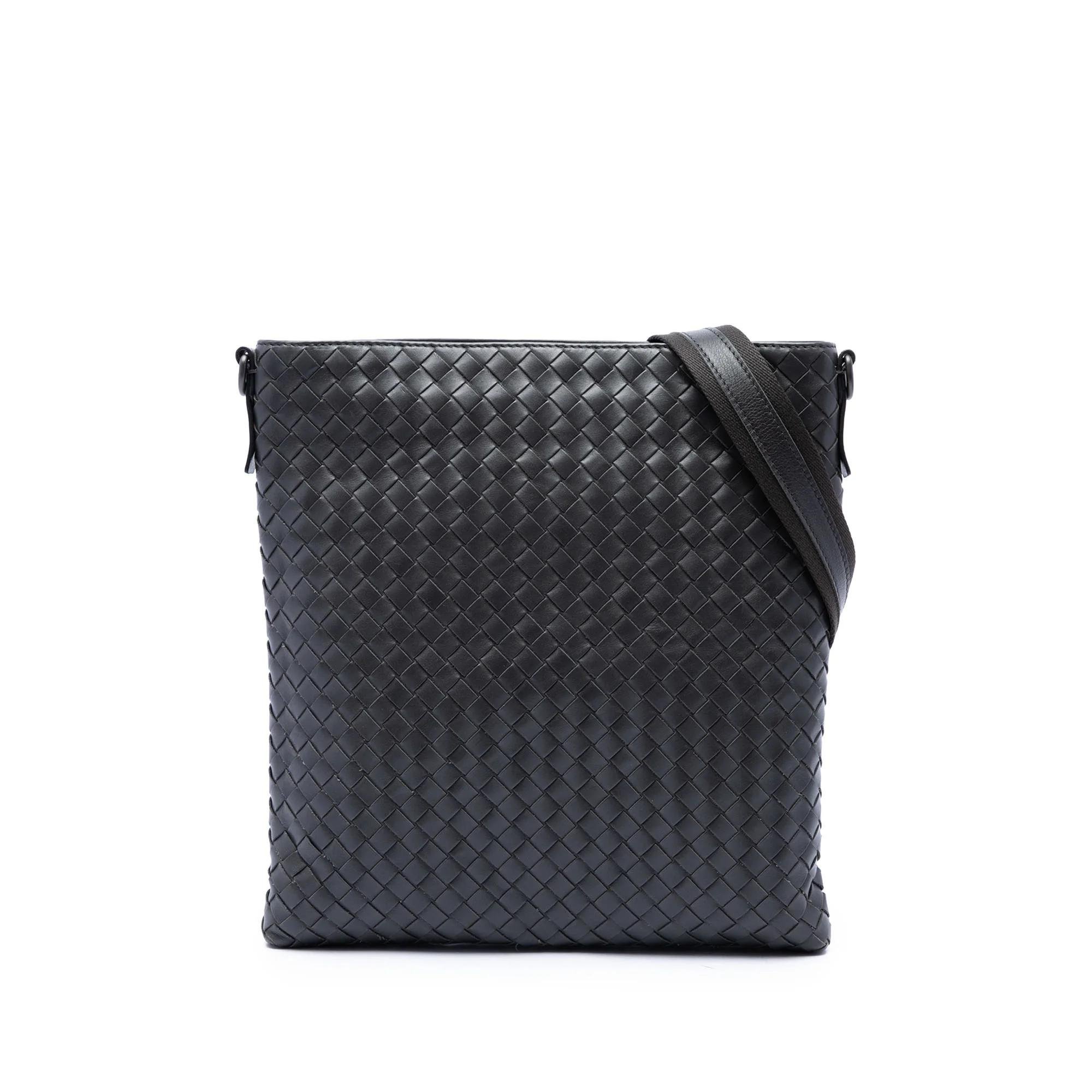 Veneta leather handbag