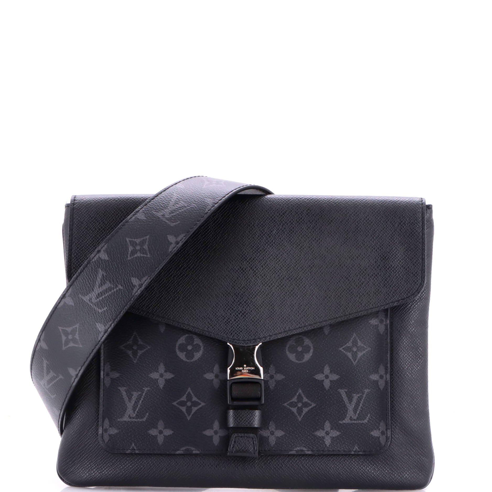 Outdoor Flap Messenger Monogram Taigarama