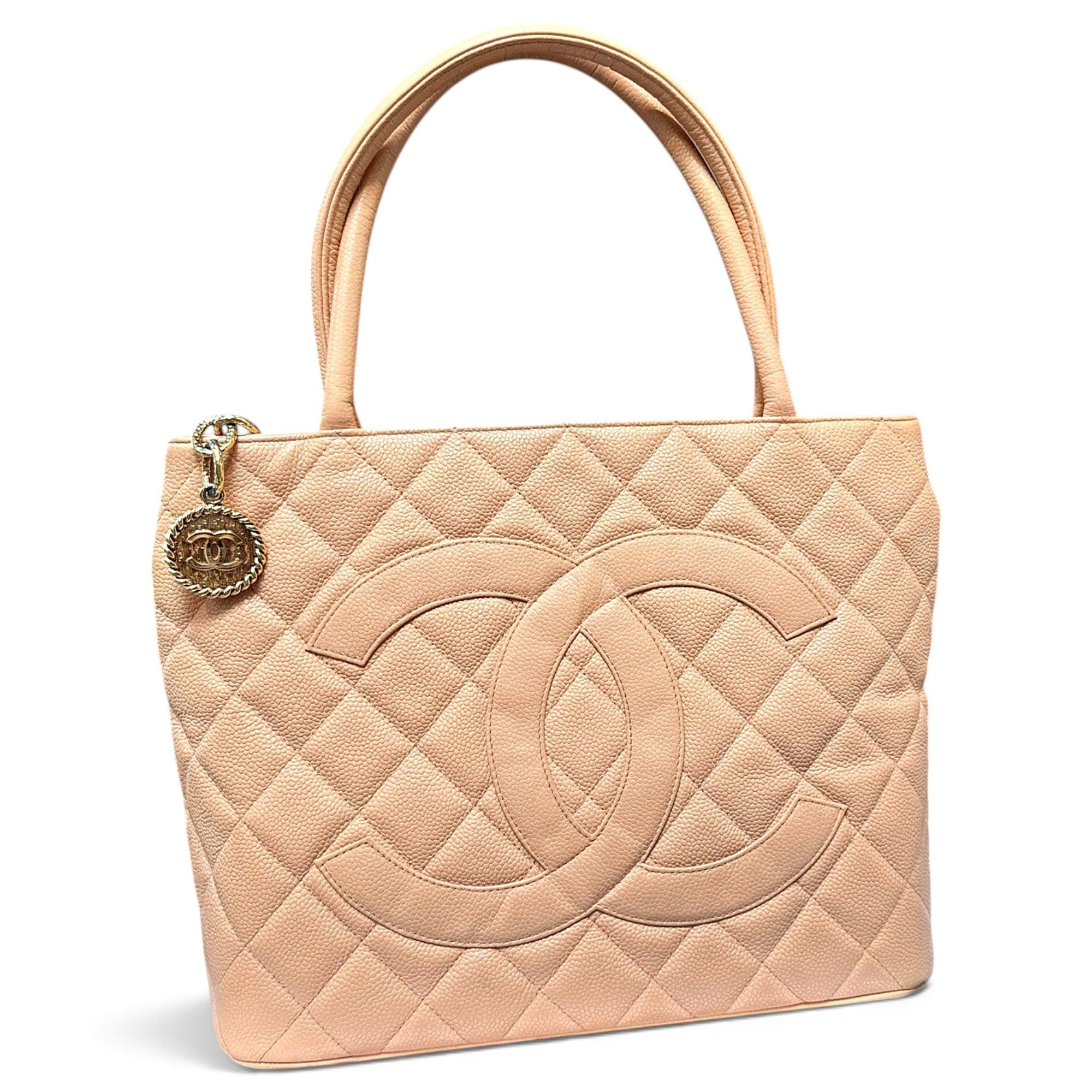 Médaillon leather tote