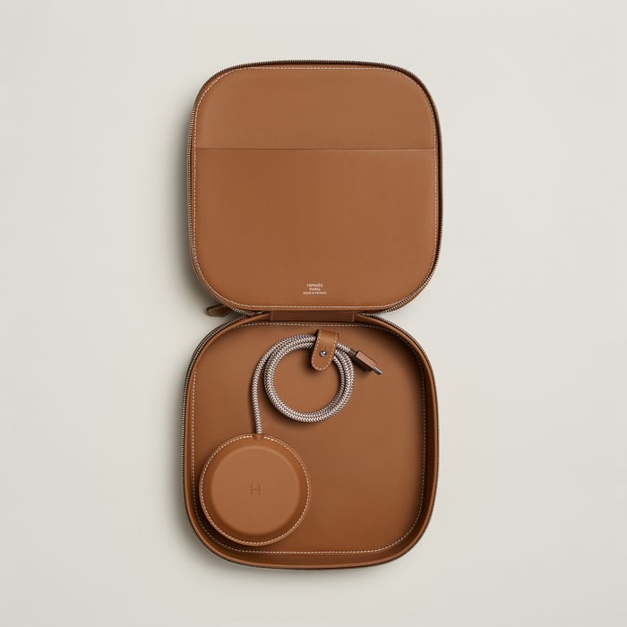 Paddock Solo Charger and Grand Paddock Case