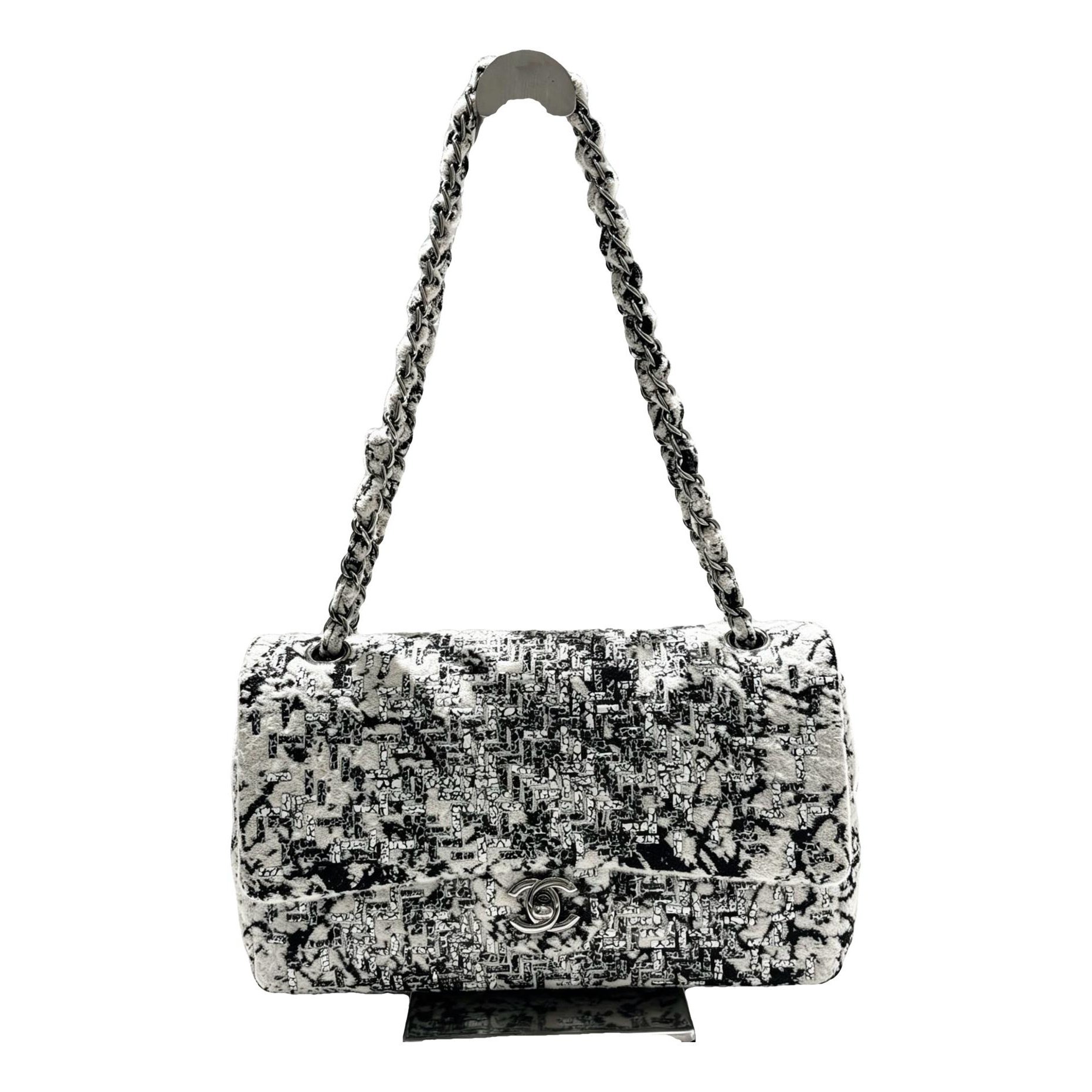 Timeless/Classique tweed crossbody bag